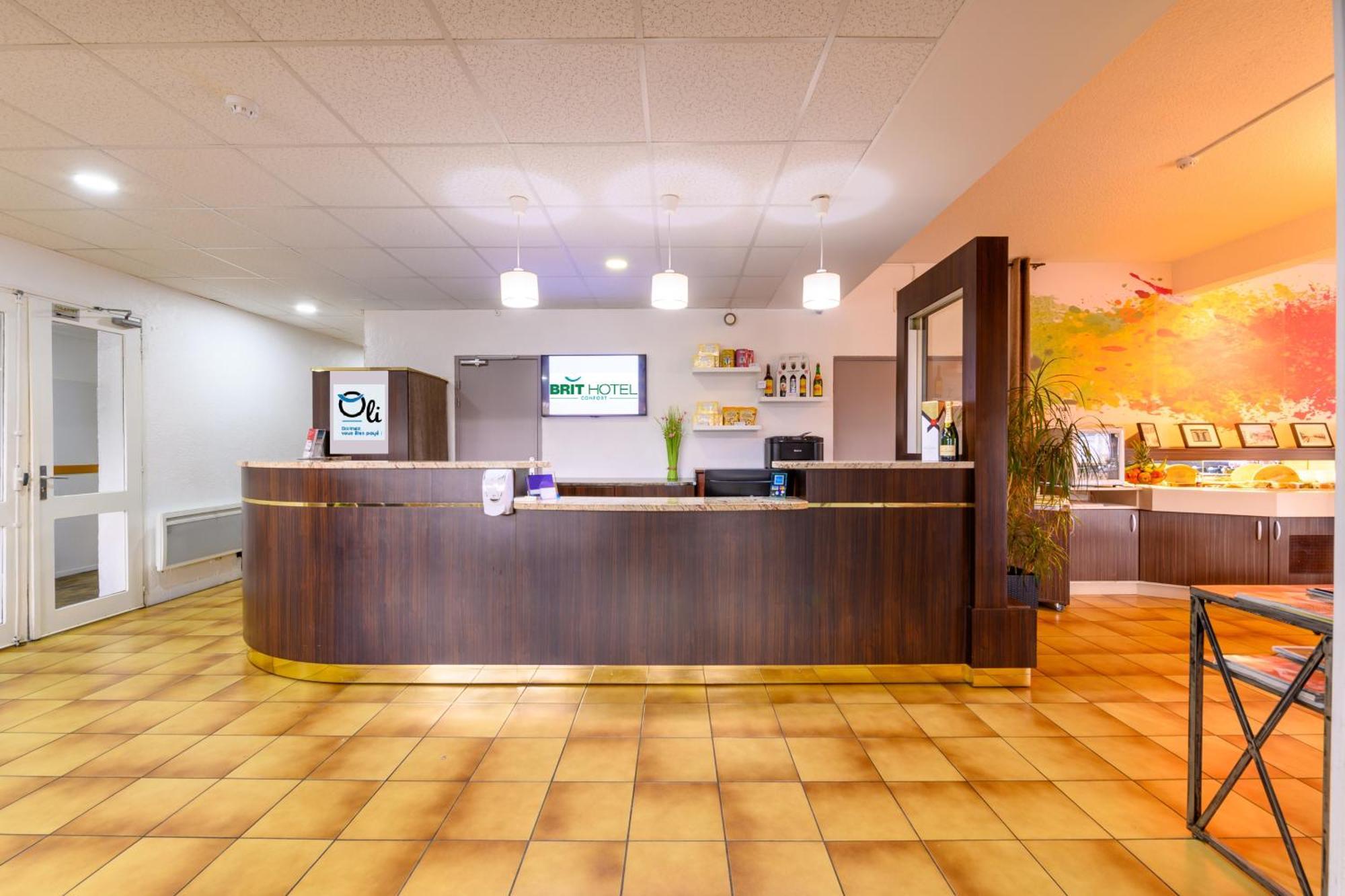 Brit Hotel Confort Kamerrijk Buitenkant foto