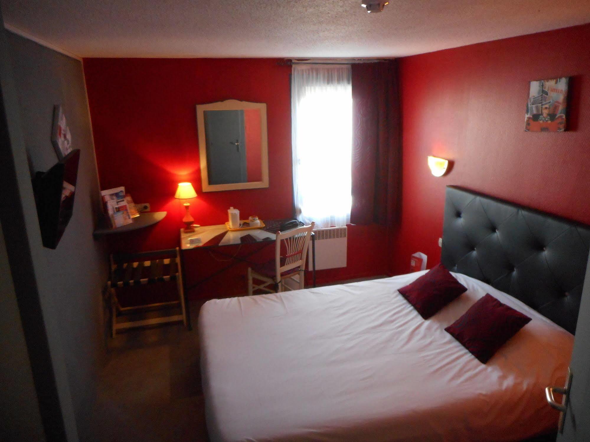 Brit Hotel Confort Kamerrijk Buitenkant foto