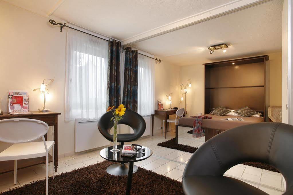 Brit Hotel Confort Kamerrijk Buitenkant foto