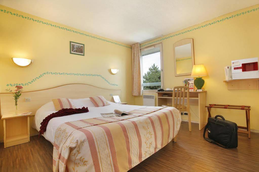 Brit Hotel Confort Kamerrijk Buitenkant foto