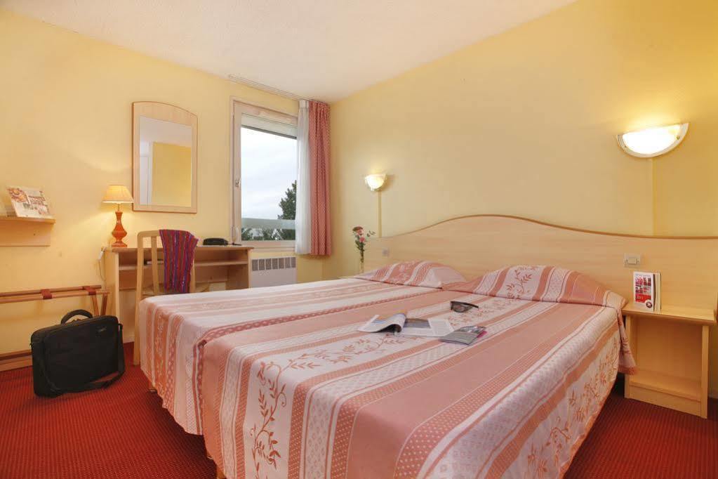Brit Hotel Confort Kamerrijk Buitenkant foto
