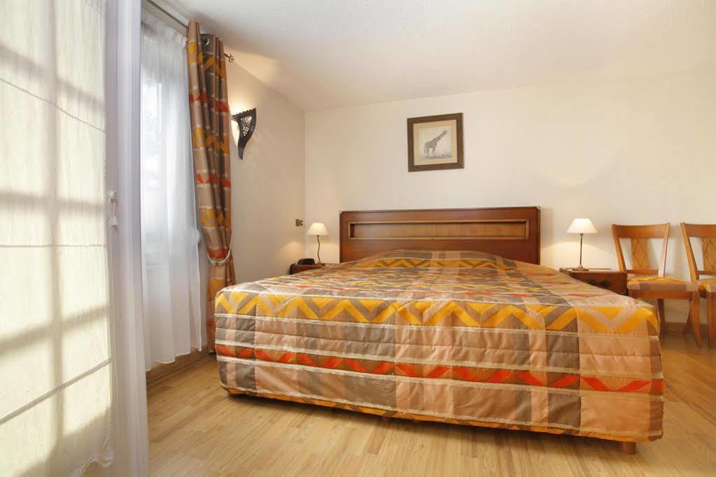 Brit Hotel Confort Kamerrijk Buitenkant foto