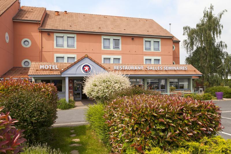 Brit Hotel Confort Kamerrijk Buitenkant foto